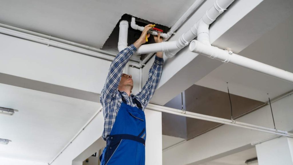 Emergency roof plumbing Kew