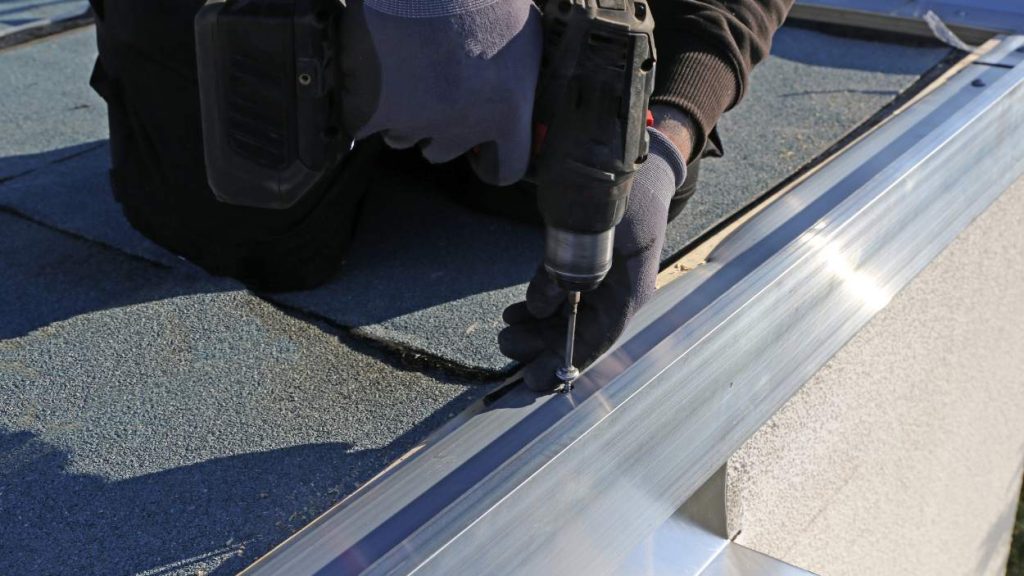 Roof drainage solutions Kew